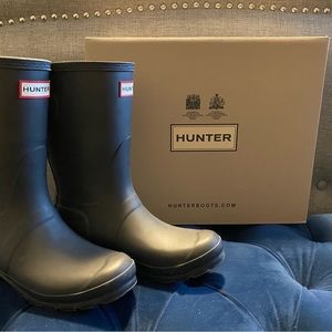 COPY - Dark Blue Hunter rain boots SZ 5